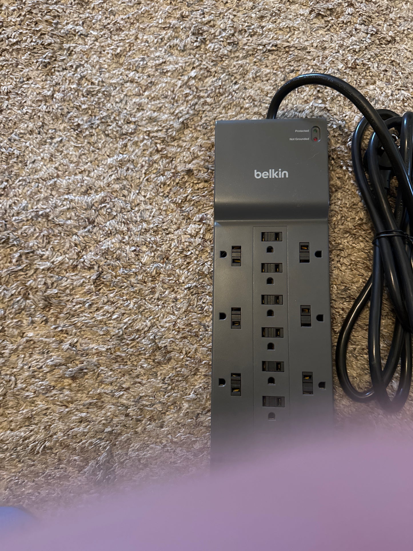 Belkin heavy duty 12 outlet power strip/surge protector with widely spaced outlets, 3,940 joules of surge protection, and cable management system