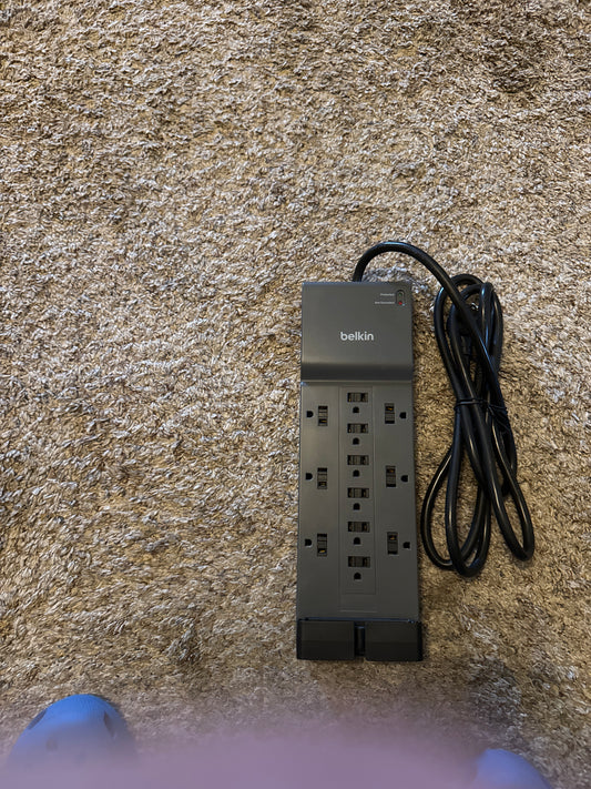 Belkin heavy duty 12 outlet power strip/surge protector with widely spaced outlets, 3,940 joules of surge protection, and cable management system